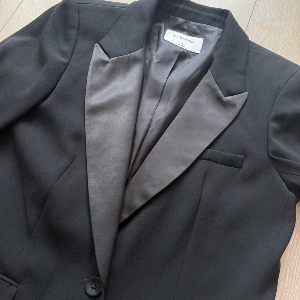 Aritzia Babaton Yates Tuxedo Blazer in Black Women’s Size 4 - Picture 4 of 11